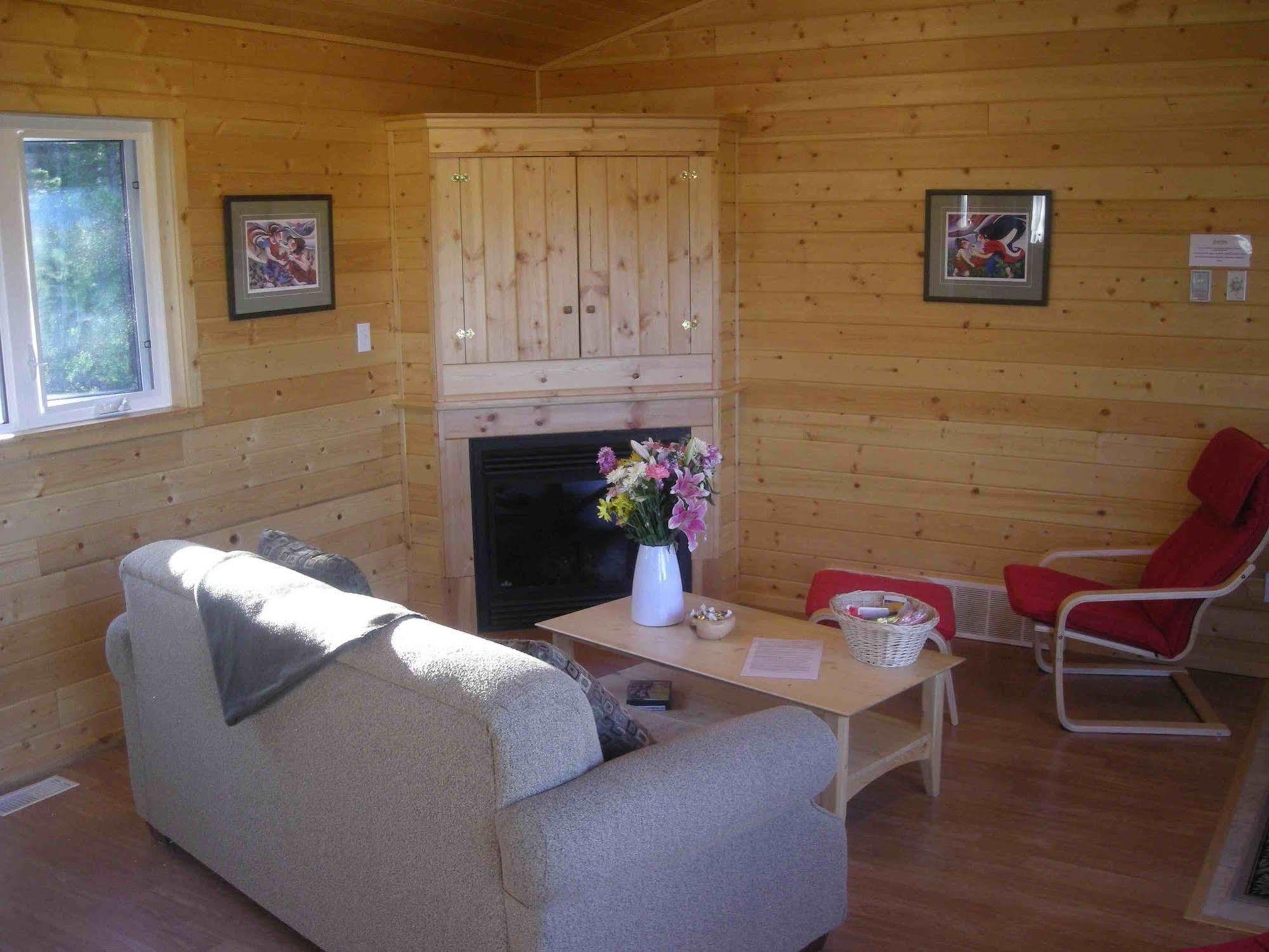 Sundog Retreat Hotel Whitehorse Exterior foto